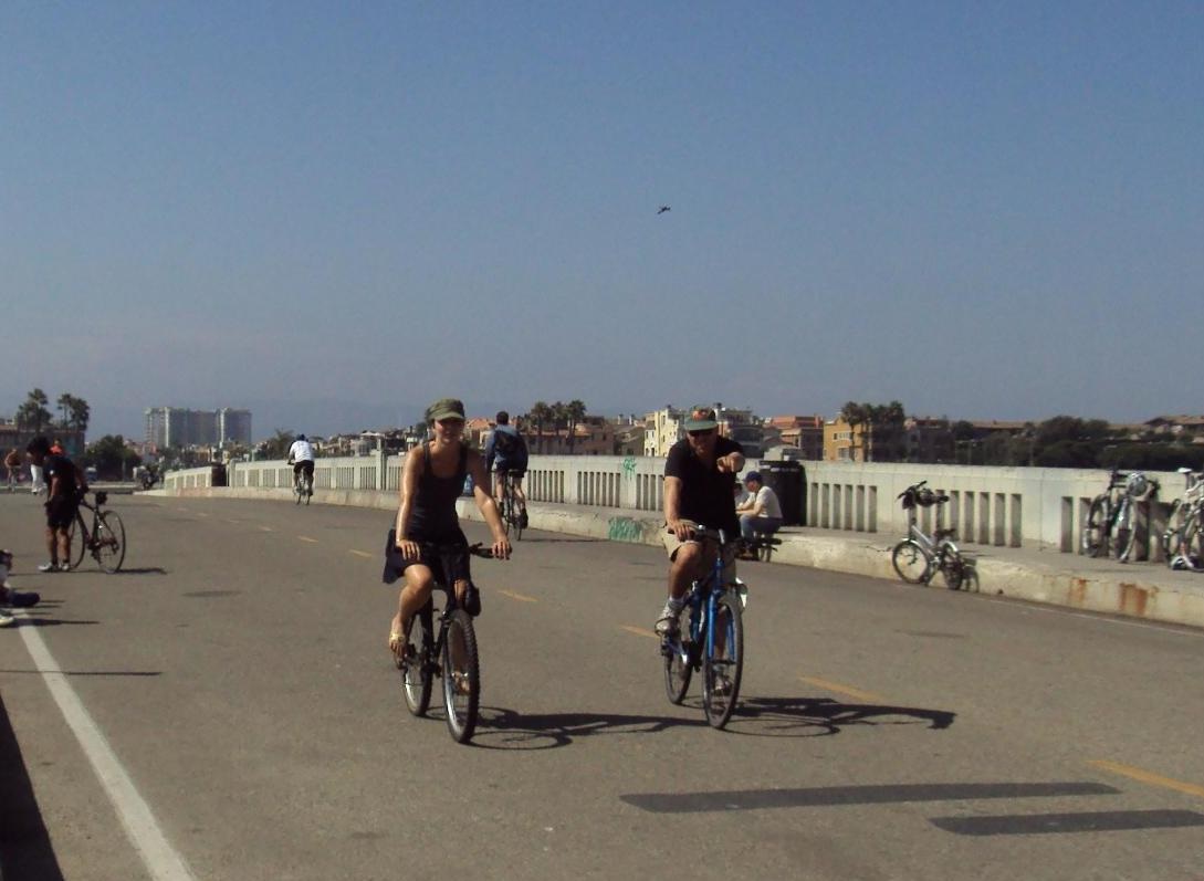 バロナクリーク橋を自転車走行