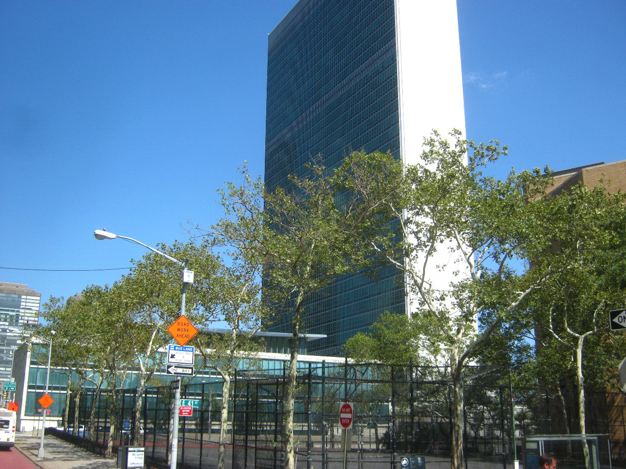 国連ビル。